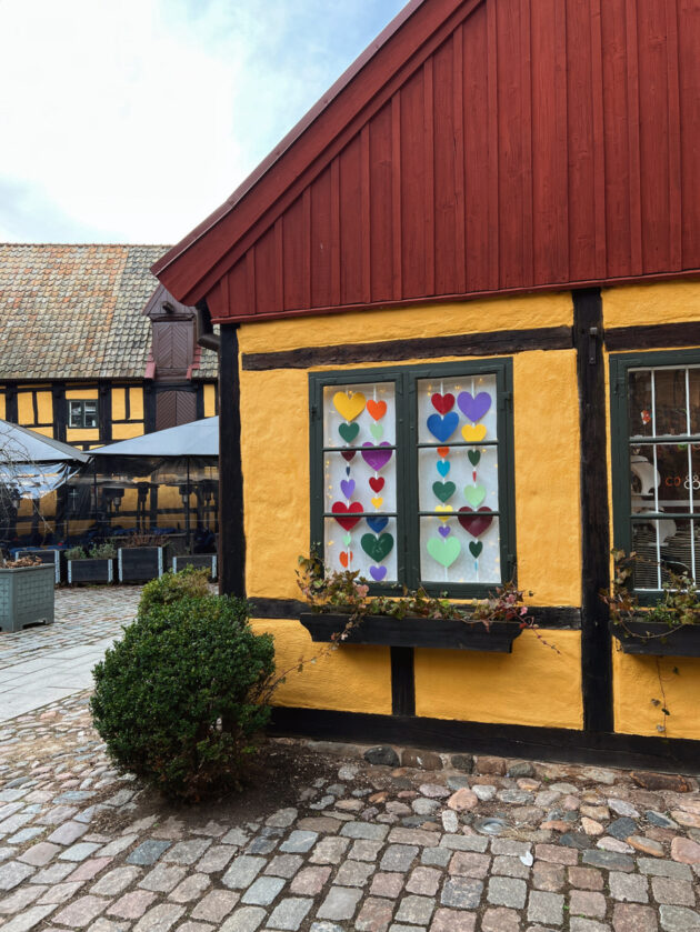 THE PERFECT DAY TRIP TO MALMO FROM COPENHAGEN – TRAVEL PAL SAM